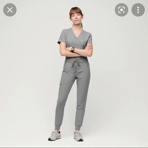 NWT Figs scrubs Dark Space Gray Casma M